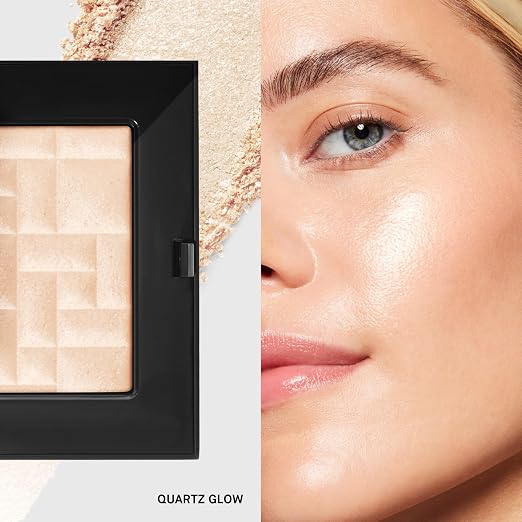 01 Quartz Glow (Pale incandescent gold)